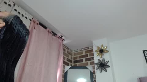 Dulce online show from May 19, 2026, 8:48 pm