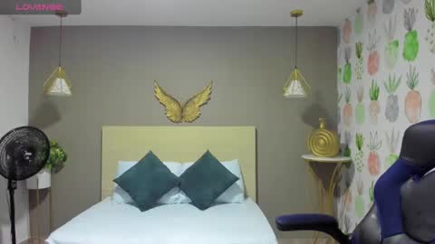 V I C T O R I A online show from February 15, 2025, 12:01 pm