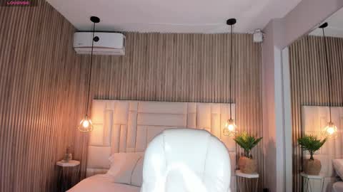 Dulce  online show from November 27, 2025, 11:34 am