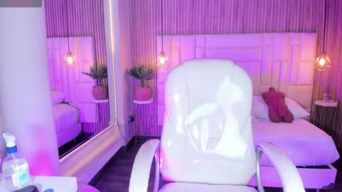 Dulce  online show from December 20, 2025, 12:12 pm