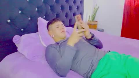 Snapshot of dulcetentacion__ chatting on October 23, 2025, 9:57 pm Juliana and online show from October 23, 2025, 9:57 pm