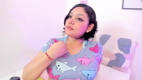 Dulce online show from November 3, 2025, 7:26 pm