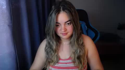 Nicole   online show from December 18, 2024, 8:47 pm