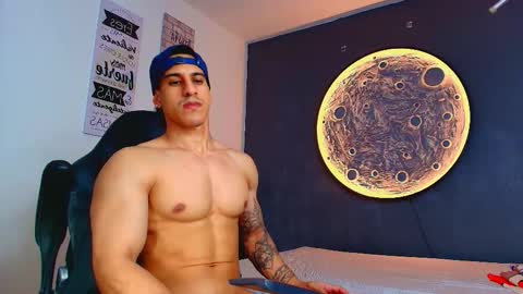 duran_dhikol1 online show from March 18, 2026, 3:31 am