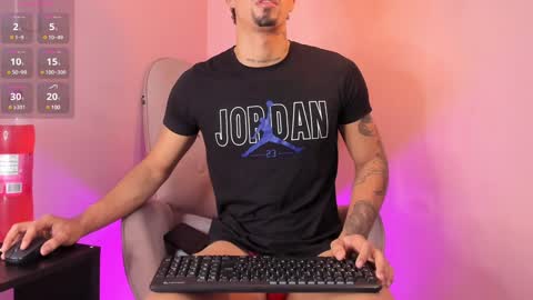 Snapshot of duriel_ chatting on December 19, 2024, 12:23 pm Duriel online show from December 19, 2024, 12:23 pm