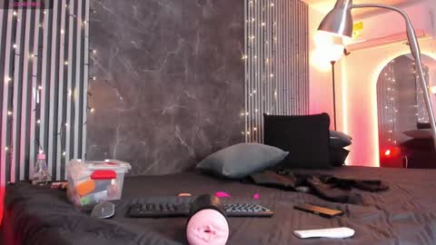 Snapshot of duriel_ chatting on December 29, 2024, 1:17 pm Duriel online show from December 29, 2024, 1:17 pm