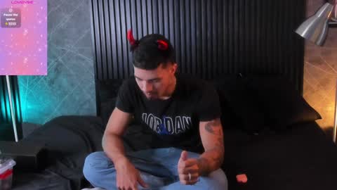 Snapshot of duriel_ chatting on January 6, 2025, 2:03 pm Duriel online show from January 6, 2025, 2:03 pm