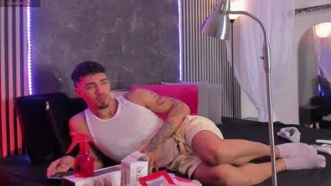 Snapshot of duriel_ chatting on February 8, 2025, 12:39 pm Duriel online show from February 8, 2025, 12:39 pm