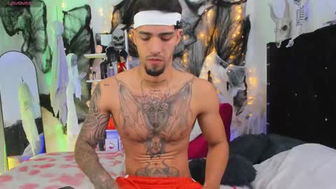 Snapshot of duriel_ chatting on October 13, 2025, 12:21 am Duriel online show from October 13, 2025, 12:21 am