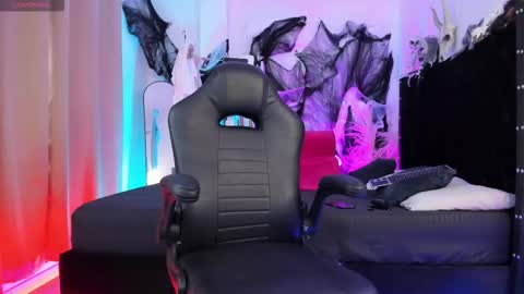 Snapshot of duriel_ chatting on November 1, 2025, 7:49 pm Duriel online show from November 1, 2025, 7:49 pm