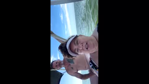 Snapshot of durty_couple19 chatting on September 14, 2025, 5:01 pm durty_couple19 online show from September 14, 2025, 5:01 pm