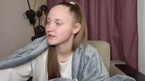 Snapshot of dustydeida chatting on December 15, 2025, 8:13 pm Jenny online show from December 15, 2025, 8:13 pm