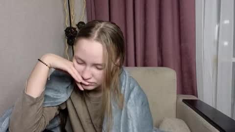 Snapshot of dustydeida chatting on December 18, 2025, 7:09 pm Jenny online show from December 18, 2025, 7:09 pm