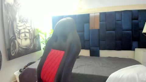 DUSTYN MICHELLE online show from May 10, 2026, 4:34 pm