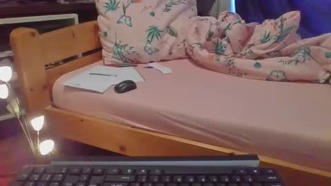 dutchasss online show from January 19, 2025, 1:33 pm