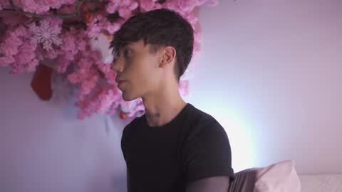 Snapshot of dwayne_xx chatting on December 17, 2024, 9:16 pm Dwayne xx online show from December 17, 2024, 9:16 pm