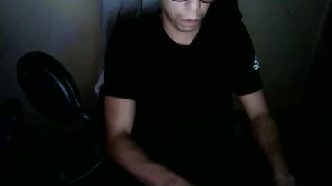 Snapshot of dwaynejamesjackson chatting on December 17, 2025, 3:23 am dwaynejamesjackson online show from December 17, 2025, 3:23 am