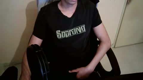 Snapshot of dwaynejamesjackson chatting on December 22, 2025, 11:35 pm dwaynejamesjackson online show from December 22, 2025, 11:35 pm