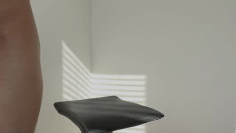 dxbsweeng online show from October 14, 2025, 8:53 pm