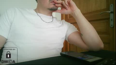 dy22__ online show from November 18, 2025, 10:31 am