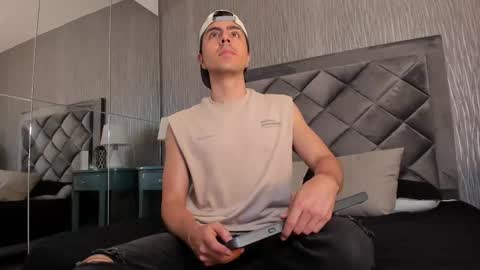 Dylan online show from September 24, 2025, 11:24 am