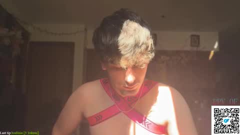 Snapshot of dylandaniel69 chatting on November 5, 2025, 5:13 pm Dylan Daniel 7.8 online show from November 5, 2025, 5:13 pm