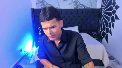 dylanroyce_ online show from March 4, 2026, 11:38 am