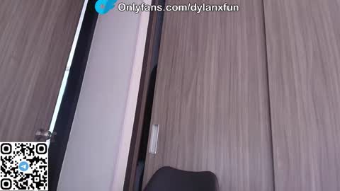 dylanxfun online show from November 3, 2025, 7:04 pm
