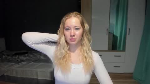 fansly - yourbestbaby online show from December 18, 2025, 8:20 am