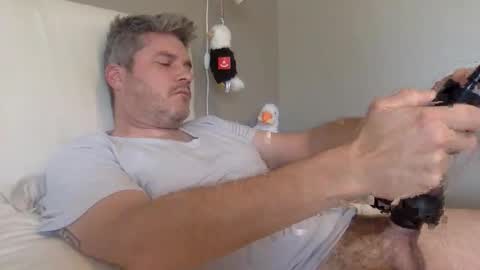 ER35 online show from November 11, 2025, 5:24 pm