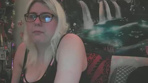 eandr6446 online show from November 28, 2025, 3:20 am