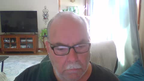 earl52 online show from October 4, 2025, 5:00 pm