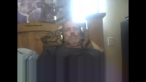 Snapshot of easye4015 chatting on December 25, 2024, 3:38 pm Easye online show from December 25, 2024, 3:38 pm