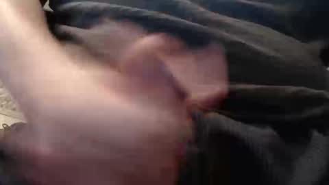 eat_a_peach2 online show from April 17, 2026, 10:51 am