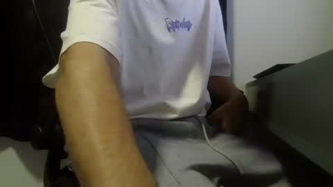 ebisx_ online show from July 7, 2026, 7:18 pm