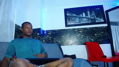 Chris Palaz  online show from November 3, 2025, 6:31 pm