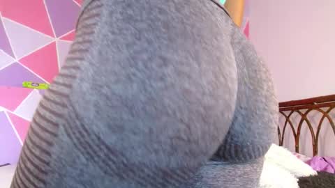 Snapshot of ebony_alika chatting on January 28, 2025, 7:42 pm Alika Ashanti online show from January 28, 2025, 7:42 pm