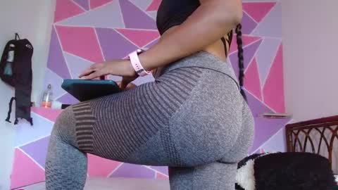 Snapshot of ebony_alika chatting on February 10, 2025, 5:09 pm Alika Ashanti online show from February 10, 2025, 5:09 pm