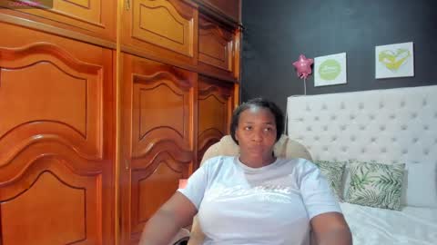 ebony_katterin online show from May 4, 2026, 3:19 pm