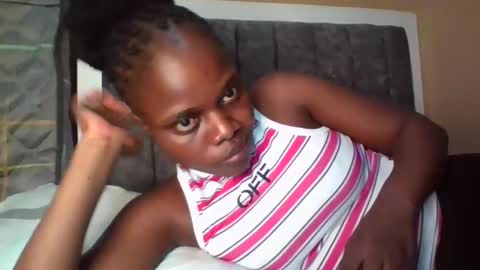 Snapshot of ebony_tasha chatting on September 28, 2025, 5:29 pm tasha online show from September 28, 2025, 5:29 pm