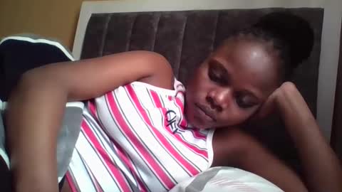 Snapshot of ebony_tasha chatting on September 29, 2025, 12:43 pm tasha online show from September 29, 2025, 12:43 pm