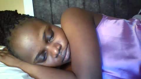 Snapshot of ebony_tasha chatting on September 30, 2025, 12:48 am tasha online show from September 30, 2025, 12:48 am