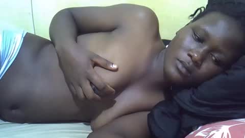 Snapshot of ebony_vanillah chatting on February 14, 2026, 6:37 pm ebony_vanillah online show from February 14, 2026, 6:37 pm