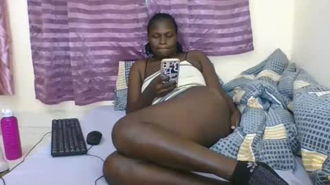 MELVINE online show from November 22, 2025, 11:59 pm