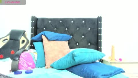 Angela online show from December 15, 2025, 9:41 pm