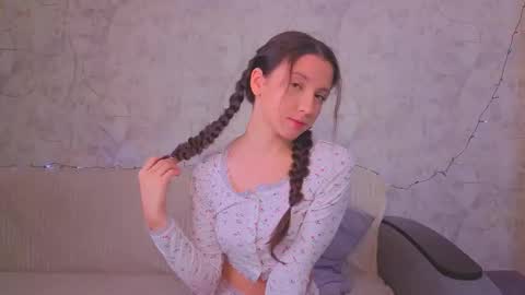 Milly online show from December 18, 2025, 3:45 am