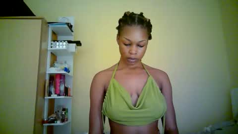 Snapshot of ebonytanqueen chatting on May 14, 2026, 1:23 am ebonytanqueen online show from May 14, 2026, 1:23 am