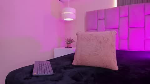 Snapshot of eclipse_divina chatting on January 6, 2026, 4:05 am eclipse_divina online show from January 6, 2026, 4:05 am