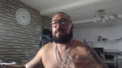 edgarram83 online show from September 26, 2025, 2:37 am