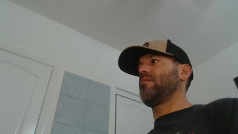 Snapshot of edge_masters chatting on December 8, 2024, 6:17 pm EdgeM online show from December 8, 2024, 6:17 pm